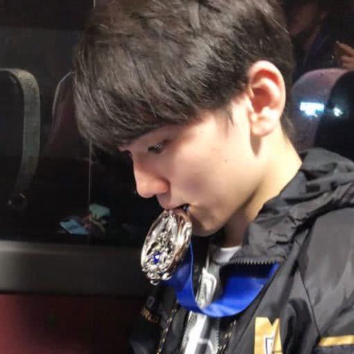  JackeyLove在SKT比赛中突破纪录，败北引发热议！